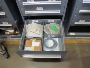 STANLEY VIDMAR HEAVY DUTY 5-DRAWER PARTS CABINET W/ CONTENTS (W-50) LOADING & HANDLING FEE $25-